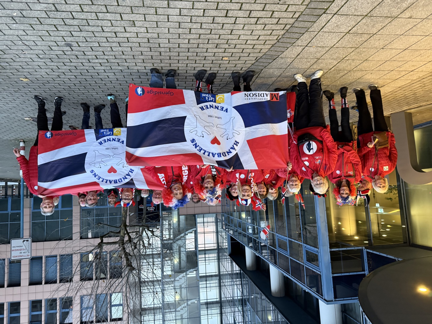         Håndball engasjerer!